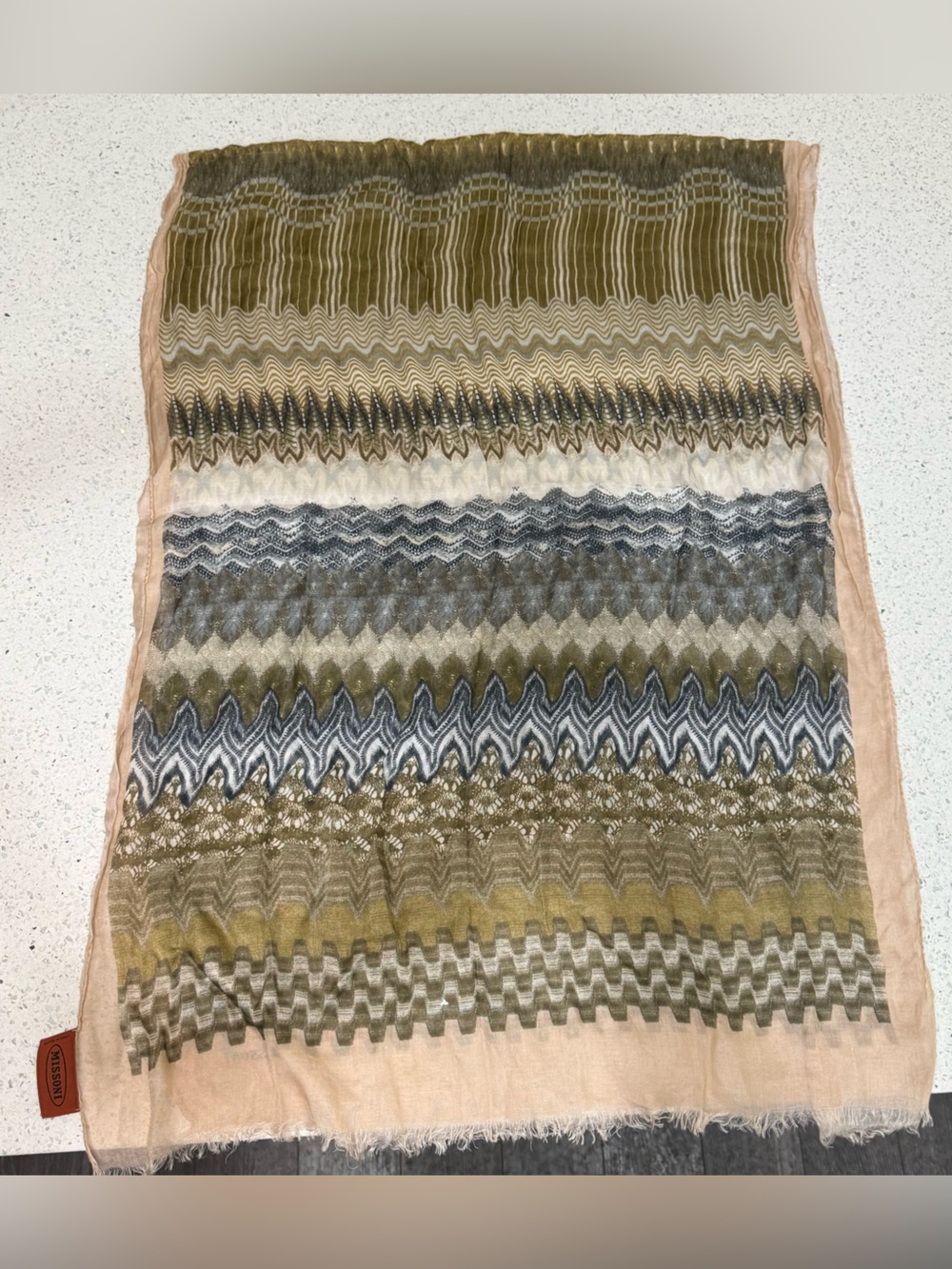 Vintage and rare Missoni Peach & Olive Lightweight Patterned Scarf Shawl - Picture 5 of 7